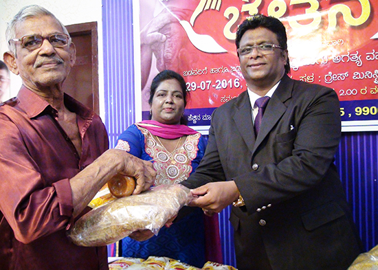 Grace Ministry proved a helping hand to end the hunger of the poor & needy. Bro Andrew & Sis Hanna are anticipating through their charity ventures.