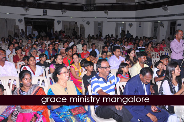 Bro Andrew Richard inaugurates the anniversary of Patma Music Institute at Mangalore. Valentine D'souza, sitarist Ustad Rafique Khan graced the occasion.