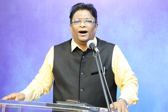 Praise Report of Friday Retreat Prayer by Grace Ministry in Mangalore organized by Bro Andrew Richard. Hundreds thronged to the retreat prayer and received healing and deliverance.