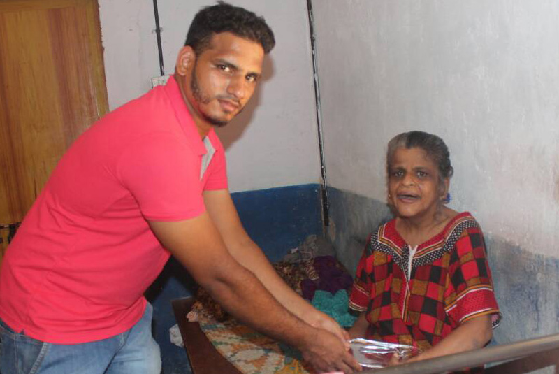 Grace Ministry in association with Meramajal Meri Jann (Facebook Page) organized a charity event in Shree Matha Lakshani Shanthidama old age in Mangaluru.