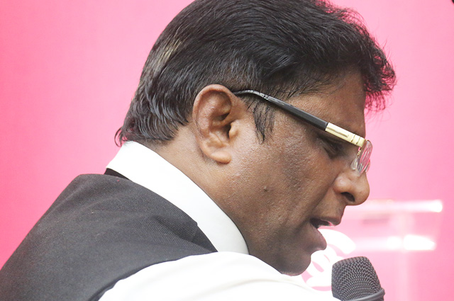 People witnessed Instant Healing, Deliverance and Prophecy during the Friday retreat organized by Grace Ministry in Mangalore. Many witnessed the prophetic hand of God.
