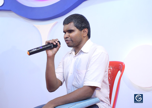 Meet the Blind Man who can read the Bible without Eyes. His life grabbed an extraordinary change after watching the sermons of Bro Andrew Richard of Grace Ministry Mangalore. 