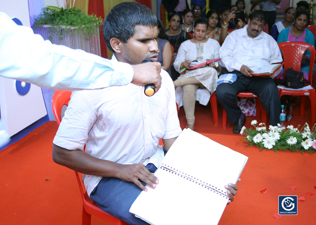 Meet the Blind Man who can read the Bible without Eyes. His life grabbed an extraordinary change after watching the sermons of Bro Andrew Richard of Grace Ministry Mangalore. 