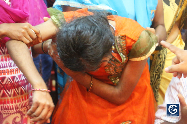 A college-going girl who was massively Demon Possessed for almost 6 months receives complete Deliverance by the prayers of Sis Hanna Richard at Grace Ministry in Mangalore.