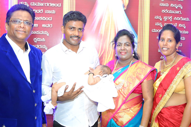 Testimony of Miracle baby born after 3 years in Mangalore amongst complications over the prayers of Grace Ministry. Both Bro Andrew and Sis Hanna had foretold about the couple being blessed with Baby. 