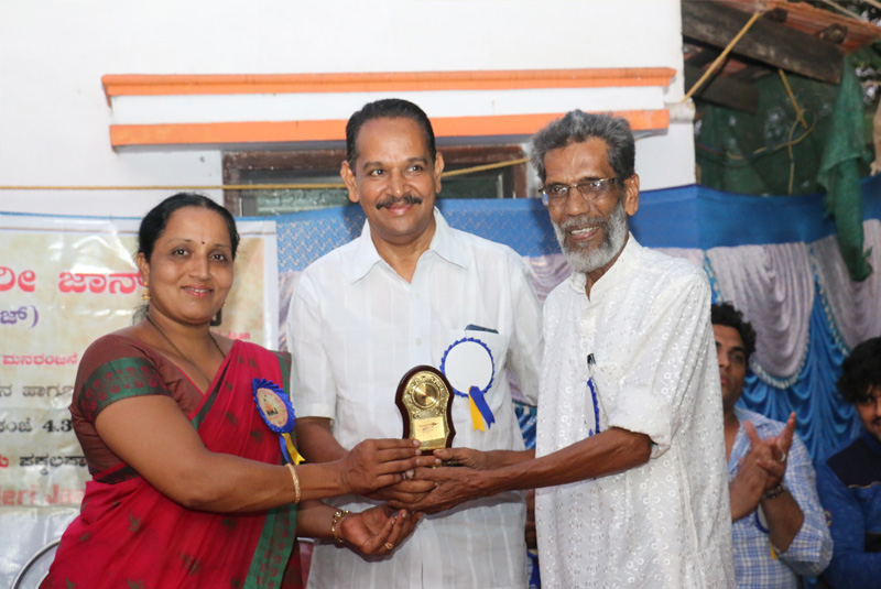 Grace Ministry in association with Meramajal Meri Jann (Facebook Page)  organized a charity event in Shree Matha Lakshani Shanthidama old age in Mangaluru. 